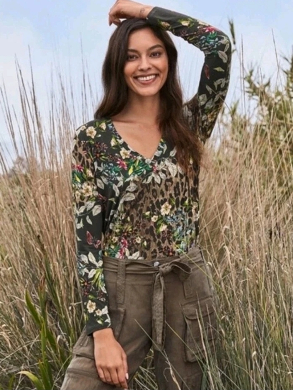 Johnny Was Ash Bird Floral & Leopard Print V-Neck Long Sleeve Top Tee Sz Medium - Picture 2 of 14